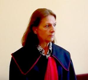 [VIDEO] Sędzia Agnieszka Połyniak uznała policjantów mających problemy z pamięcią za wiarygodnych. Pracodawczynię z Kłodzka skazała prawomocnie na 120 godzin robót publicznych za ich rzekome znieważenie. Ale nie nakazała ich przepraszać!