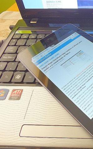 Coraz więcej urzędów wdraża płatności mobilne. Za wydanie dokumentów i rejestrację pojazdu można już zapłacić smartfonem