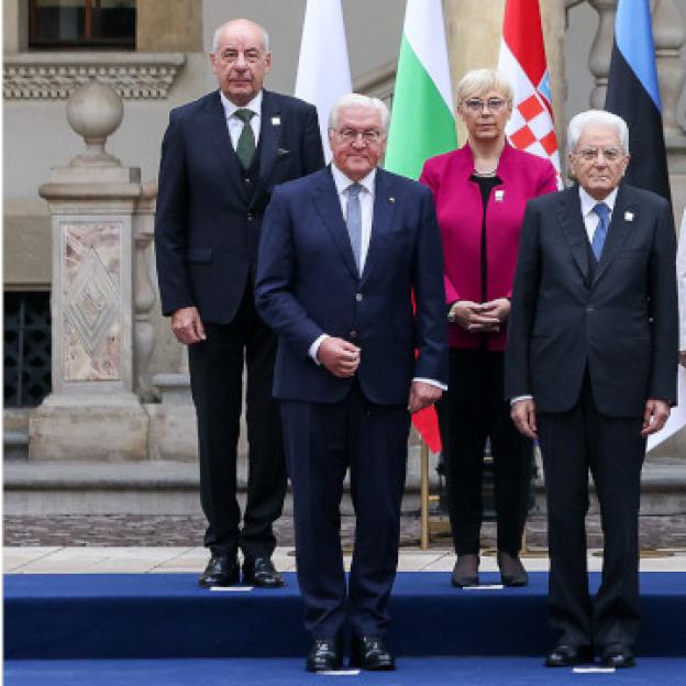 O priorytetach zbliżającej się prezydencji Polski  w Radzie UE,   w obliczu globalnych wyzwań,  tematami rozmów przywódców uczestniczących  w szczycie Grupy Arraiolos